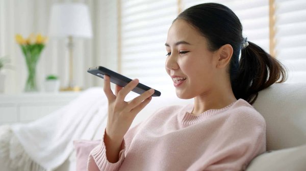 Chatbots and translation: a solution for multilingual communication